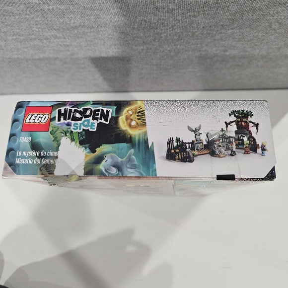 LEGO Hidden Side Augmented Reality (AR) Graveyard Mystery 70420 (335 Pieces) - Picture 3 of 10